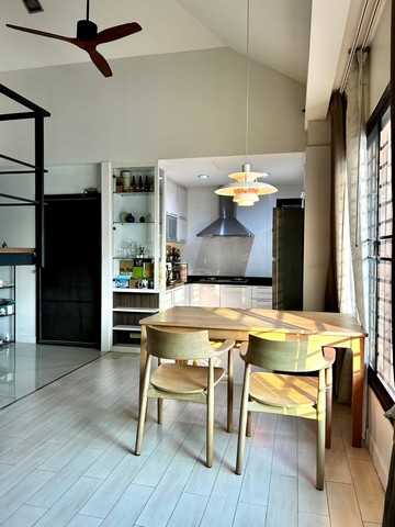 ให้เช่าบ้านพร้อมโกดัง พื้นที่ใช้สอย 550 ตารางเมตร 8 ที่จอดรถ ลาดพร้าว 71