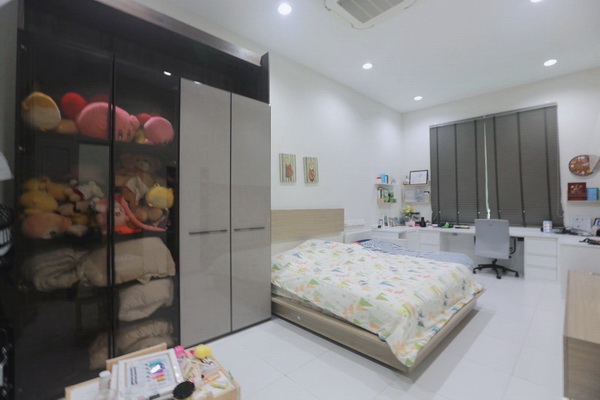 [ให้เช่า] FOR RENT SARIN PARK PRACHANUKUL / 4 bedrooms 4 bathrooms / 132 Sqw. 500 Sqm. **250,000** CLOSE TO MRT WONGSAWANG