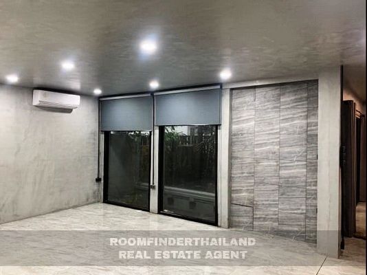 [ให้เช่า] FOR RENT NOBLE TARA EKKAMAI – RAMA 9 / 3 bedrooms 3 bathrooms / 77 sqw. 300 Sqm. **75,000** CLOSE TO SC PARK HOTEL