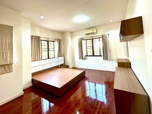 [ให้เช่า] FOR RENT SETTHASIRI WONGWAEN – SUKHAPIBAN 2 / 3 bedrooms 3 bathrooms / 68 Sqw. 200 Sqm. **45,000** CLOSE TO SUAN SIAM AMAZING PARK