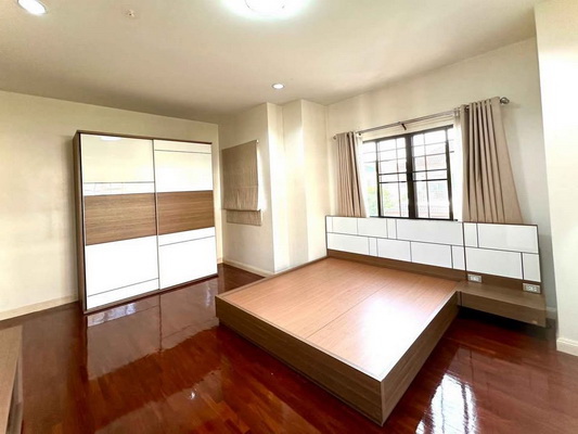 [ให้เช่า] FOR RENT SETTHASIRI WONGWAEN – SUKHAPIBAN 2 / 3 bedrooms 3 bathrooms / 68 Sqw. 200 Sqm. **45,000** CLOSE TO SUAN SIAM AMAZING PARK