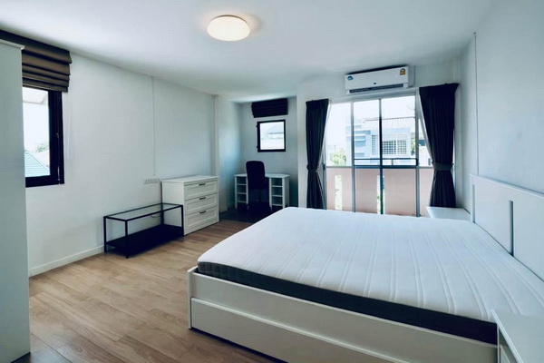 [ให้เช่า] FOR RENT HAPPYLAND VILLE LASALLE 32 / 4 bedrooms 3 bathrooms / 25 Sqw. 200 Sqm. **30,000** CLOSE TO BANGKOK PATTANA SCHOOL