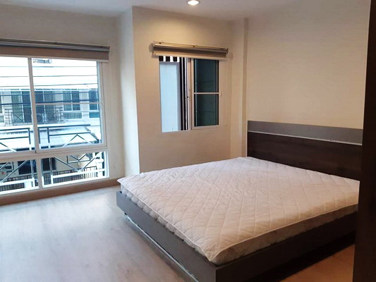 [ให้เช่า] FOR RENT GRAND DE VILLE SRINAKARIN 42 / 5 bedrooms 4 bathrooms / 30 Sqw. 245 Sqm. **38,000** JUST 5 MIN FROM BTS SUANLUANG RAMA IX