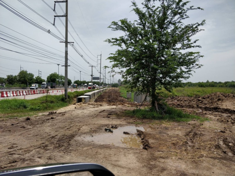 ขายที่ดิน 11ไร่  ติดถนนกาญจนาภิเษก  ทล  สาย 9 เส้น347  ใกล้ทางต่างระดับเชียงราก-บางปะอิน ก่อนจะขึ้น สายมอเตอร์เวย บางปะอิน-โคราช