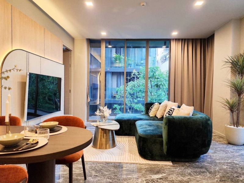 Bangkok condo for rent at Ashton Residence Sukhumvit 41 Super luxurious and Pet Friendly 2bedroom condo with superb privacy and serenity is conveniently located only 600 m from BTS Phrompong, Benjasiri Park, Emdistrict shopping mall