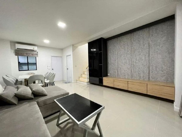 ให้เช่าทาวน์โฮม 3 ชั้น 3 ห้องนอน The Connect UP 3 ลาดพร้าว พลับพลา เขตวังทองหลาง