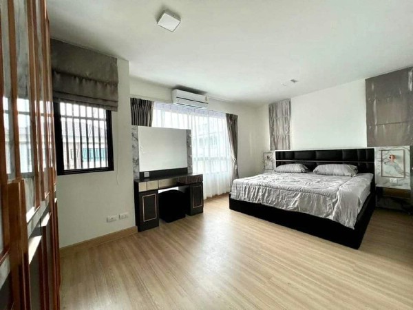 ให้เช่าทาวน์โฮม 3 ชั้น 3 ห้องนอน The Connect UP 3 ลาดพร้าว พลับพลา เขตวังทองหลาง