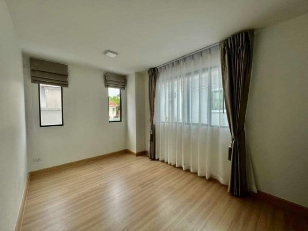 ให้เช่าทาวน์โฮม 3 ชั้น 3 ห้องนอน The Connect UP 3 ลาดพร้าว พลับพลา เขตวังทองหลาง