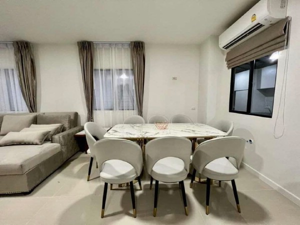 ให้เช่าทาวน์โฮม 3 ชั้น 3 ห้องนอน The Connect UP 3 ลาดพร้าว พลับพลา เขตวังทองหลาง