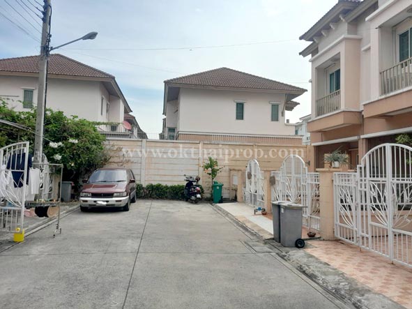 ทาวน์เฮ้าส์ หมู่บ้านปริญลักษณ์ไลท์ สามัคคี เมืองนนทบุรี