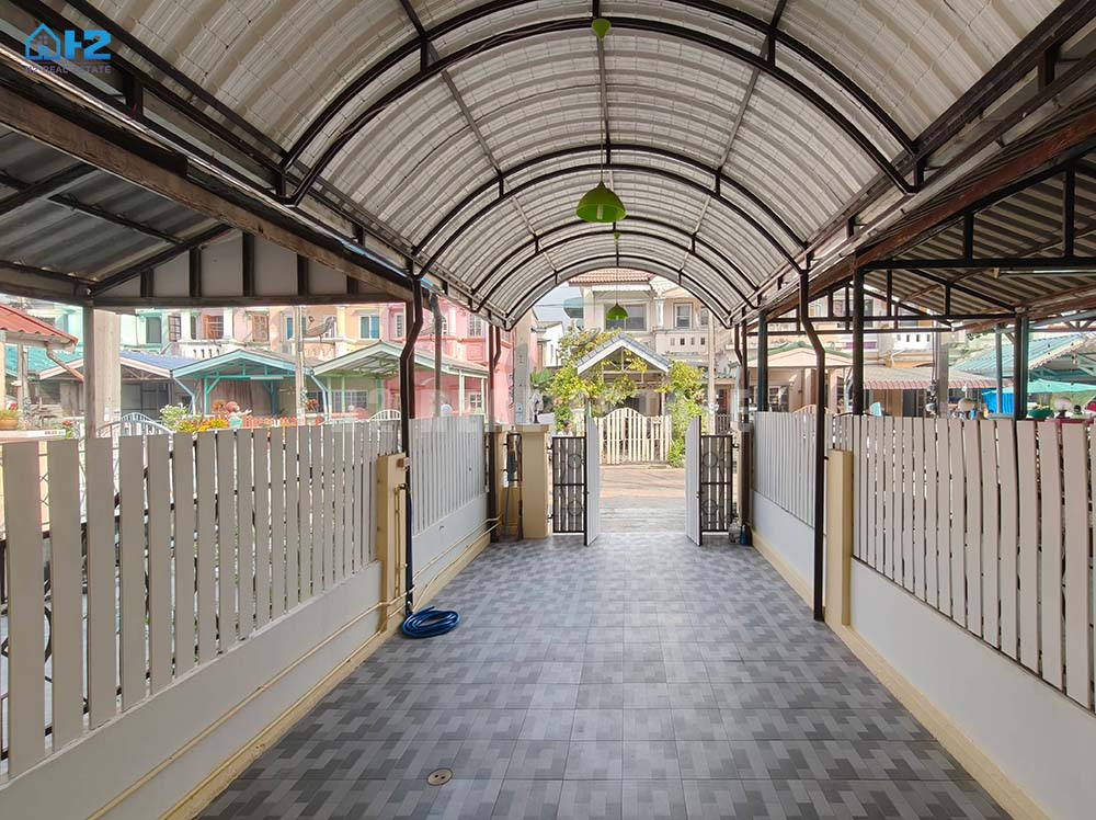 ขายทาวน์เฮ้าส์ หมู่บ้านวิโรจน์วิลล์ บางบัวทอง ถนนบ้านกล้วย-ไทรน้อย รีโนเวทใหม่ ใกล้รถไฟฟ้าสายสีม่วงสถานีคลองบางไผ่