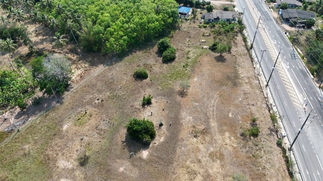 ที่ดิน ที่ดินบ้านกรูด บางสะพาน จ.ประจวบคีรีขันธ์ น่าอยู่ใกล้สิ่งอำนวยความสดวก ประจวบคีรีขันธ์