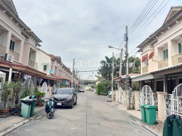 ทาวน์เฮ้าส์ หมู่บ้านปริญลักษณ์ไลท์ สามัคคี เมืองนนทบุรี