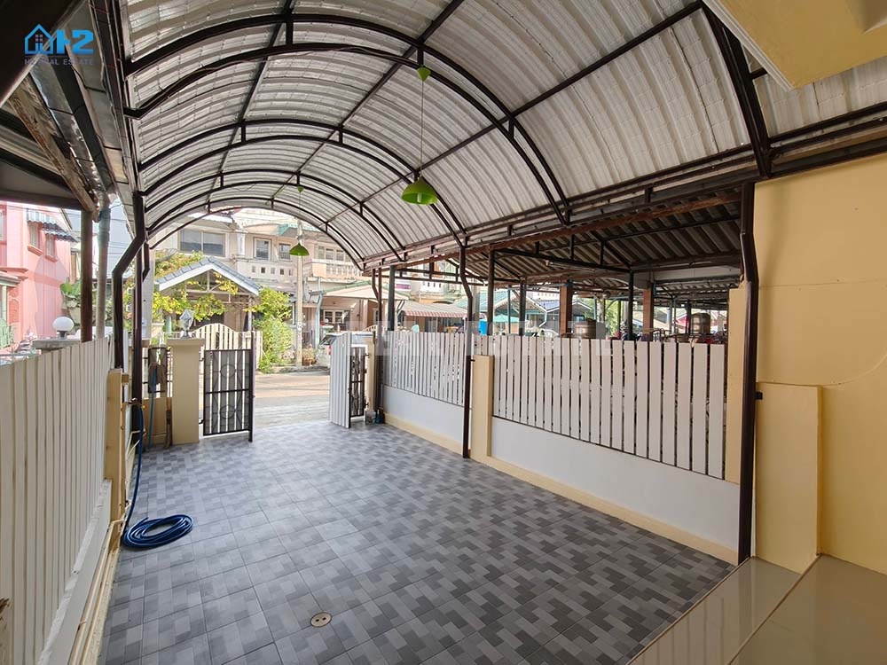 ขายทาวน์เฮ้าส์ หมู่บ้านวิโรจน์วิลล์ บางบัวทอง ถนนบ้านกล้วย-ไทรน้อย รีโนเวทใหม่ ใกล้รถไฟฟ้าสายสีม่วงสถานีคลองบางไผ่