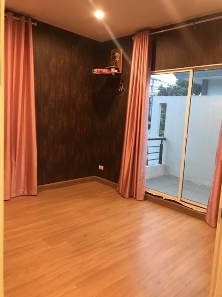 ม.กรุงเทพ รังสิต 3กม.Pet Friendly ซีเจ คลองหลวง คลอง 2 700 ม.บ้านเดี่ยว 2 ชั้น 3นอน 2น้ำ จัดเต็มเฟอร์ บิ้วอินท์ครัว