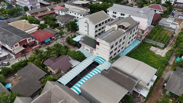 ขายอพาทเม้น หน้า โรงเรียนอุดรพิท ขนาด 362 ตรว. 4 ชั้น 40 ห้อง คนเต็มตลอด รายได้หลักแสน