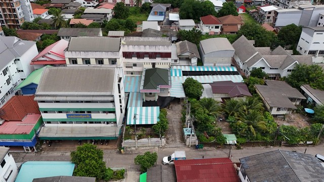 ขายอพาทเม้น หน้า โรงเรียนอุดรพิท ขนาด 362 ตรว. 4 ชั้น 40 ห้อง คนเต็มตลอด รายได้หลักแสน