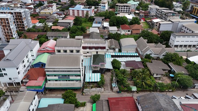 ขายอพาทเม้น หน้า โรงเรียนอุดรพิท ขนาด 362 ตรว. 4 ชั้น 40 ห้อง คนเต็มตลอด รายได้หลักแสน