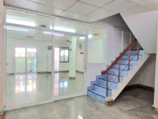 MRTบางแค 2.5 กม. กัลปพฤกษ์ คฤหาสน์ 3 ชั้น 2 คูหา 4นอน 2.2 กม. 33 ตร.วา.300 ตร.ม.รร.นานาชาติบริติชโคลัมเบีย 3.6 กม. กาญจน