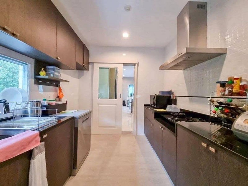 บ้านหรูให้เช่า ใจกลางกรุงเทพฯ ม.นันทวัน รามอินทรา พหลโยธิน50 พร้อมเข้าอยู่ทันที แถมรถไฟฟ้าให้ใช้ขับเล่นในโครงการ – ghd00