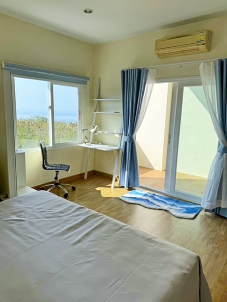 ให้เช่าคฤหาสน์แนวตั้ง 4 ชั้น ติดทะเลบางแสน 4นอน บางพระ ศรีราชา ชายหาดส่วนตัว 32ตร.วา.482ตร.ม. 6น้ำ ตลาดหนองมน 5.2 กม.