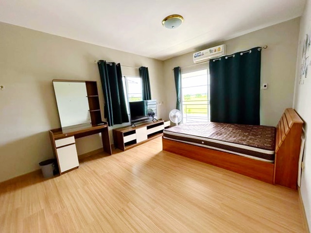 สันกำแพง รร.วัดท่าต้นกวาว 1.4 กม.บ้านเดี่ยว 2 ชั้น 110 ตร.วา. ไทวัสดุ เชียงใหม่ 3.27กม. 311 ตร.ม. เฟอร์ครบ. สังคมคุณภาพ3