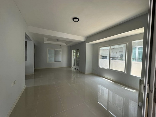 [ให้เช่า] FOR RENT MANTANA RAMINTRA – WONGWAEN / 3 bedrooms 3 bathrooms / 52 Sqw. 180 Sqm. **25,000** CLOSE TO FASHION ISLAND MALL