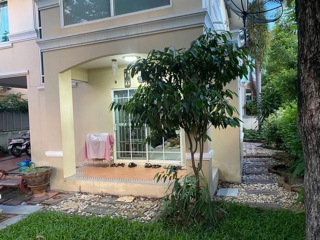 B1 ให้เช่าบ้านเดี่ยว 2 ชั้น หลังมุม หมู่บ้านนลินวิลล์ 4 ซอยราษฎร์พัฒนา ใกล้ทางด่วนมอเตอร์เวย์ (เลี้ยงสัตว์ได้)