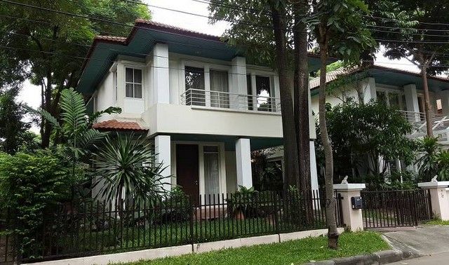 M68ให้เช่าบ้านเดี่ยว 2 ชั้น หมู่บ้านBangkok Villa ใกล้โรงเรียนนานาชาติSISB ใกล้เลียบทางด่วนเอกมัย-รามอินทรา