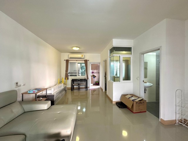ทาวน์โฮม 2 ชั้น Casa City ดอนเมือง 4 นอน 3 น้ำ 21.2 ตร.วา ใกล้สนามบินดอนเมือง แอร์ครบ พร้อมเฟอร์