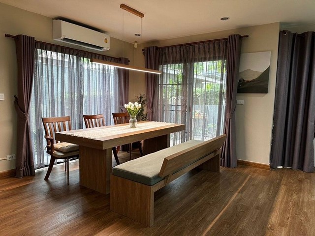 ให้เช่า บ้านเดี่ยว2ชั้น สไตล์โมเดิร์น 56ตรว. อยู่ถ.เฉลิมพระเกียรติ ร.9 ใกล้ซีคอนสแควร์