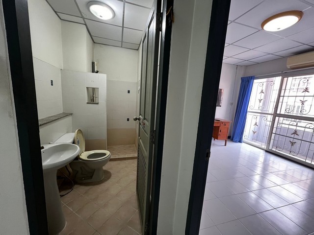For Rent ทาวโฮม3ชั้น หมู่บ้านเอกนคร ใกล้ห้าแยกวัชรพล