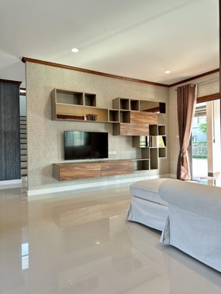 หลังใหญ่สุด หลังมุม คฤหาสน์หรู 2 ชั้น รพ.ปากเกร็ด2 350 ม.ติดถนน345 6นอน รร.นานาชาติดีบีเอส 5 กม. 110 ตร.ว.361 ตร.ม. 6น้ำ