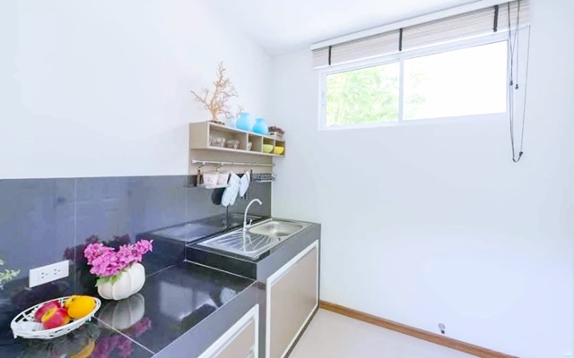 บ้านเดี่ยว 2 ชั้น 52 ตร.วา ตลาดเมืองมาบตาพุด 4.1 กม. .บ้าน พร้อมเฟอร์ เครื่องใช้ไฟฟ้าครบ 3นอน บ้านสวย น่าอยู่ สภาพดี