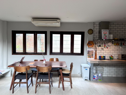 [ให้เช่า] FOR RENT DETACHED HOUSE CHOKCHAI 4 / 3 bedrooms 3 bathrooms / 70 Sqw. 300 Sqm. **70,000** CLOSE TO PAOLO HOSPITAL CHOKCHAI 4