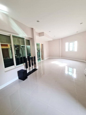 [ให้เช่า] FOR RENT PERFECT PLACE RATTANATHIBET / 3 bedrooms 3 bathrooms / 60 Sqw. 200 Sqm. **28,000** CLOSE TO MRT BANGRAK NOI THA-IT