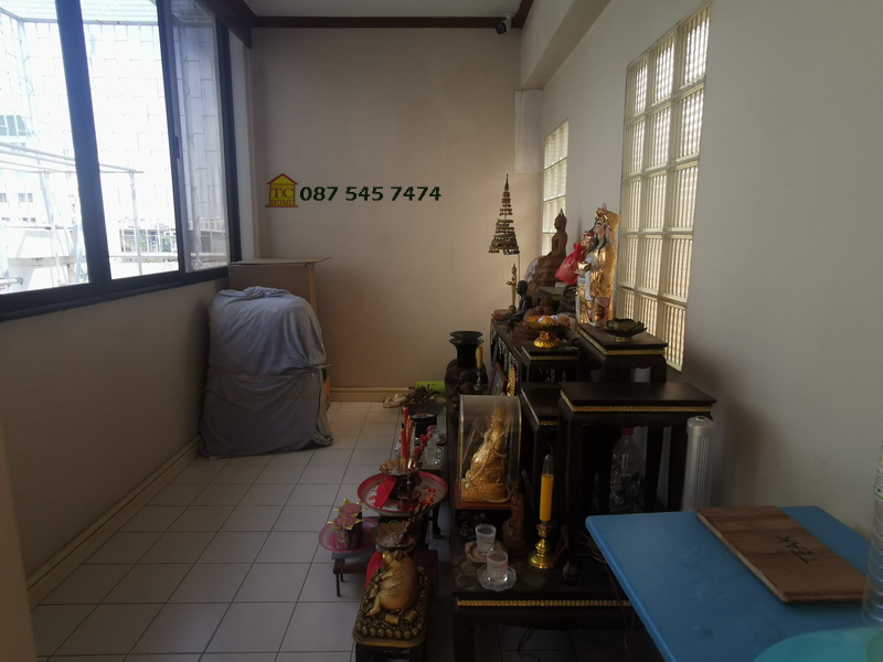 ขายด่วนทาวน์โฮม 4 ชั้น 29 ตรว. ใกล้รร.บดินทรเดชา ราคาไม่แพง อยู่รามคำแหง 43/1