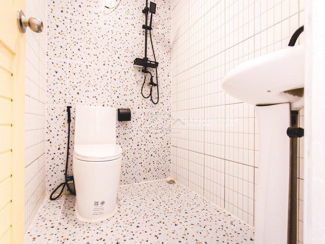 ขายทาวน์โฮม 2 ชั้น หมู่บ้านสินธร ถนนแฮปปี้แลนด์ มินิมอลสไตล์ ใกล้เดอะมอลล์บางกะปิ ใกล้รถไฟฟ้าสายสีเหลือง