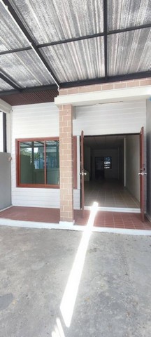 ให้เช่าทาวน์โฮม 2 ชั้น ลาดพร้าว 110 ปรับปรุงใหม่ ใกล้บิ๊กซี ลาดพร้าว บ้านเปล่าไม่มีแอร์ เลี้ยงสัตว์ได้