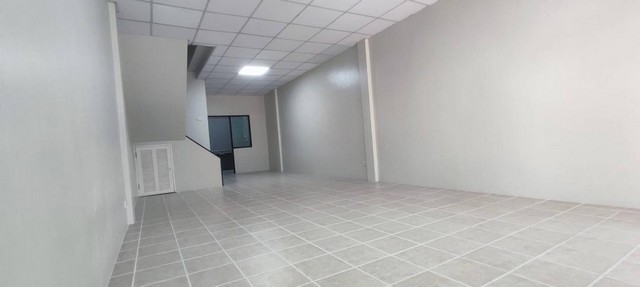ให้เช่าทาวน์โฮม 2 ชั้น ลาดพร้าว 110 ปรับปรุงใหม่ ใกล้บิ๊กซี ลาดพร้าว บ้านเปล่าไม่มีแอร์ เลี้ยงสัตว์ได้