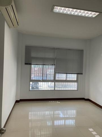 ให้เช่าบ้านเดี่ยว 2 ชั้น 250 ตรม.ย่านลาดพร้าว 110 ทาวน์อินทาวน์ รามคำแหง 53 ใกล้ MRT ลาดพร้าว 83