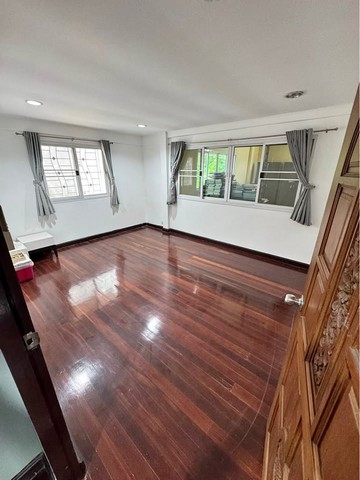 ให้เช่าบ้านเดี่ยว หมู่บ้านเมืองทอง 2 โครงการ 3 เนื้อที่ 108 ตร.ว. 6ห้องนอน ซอยพัฒนาการ 53 เหมาะทำออฟฟิศ และพักอาศัย