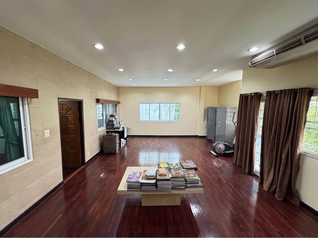 ให้เช่าบ้านเดี่ยว หมู่บ้านเมืองทอง 2 โครงการ 3 เนื้อที่ 108 ตร.ว. 6ห้องนอน ซอยพัฒนาการ 53 เหมาะทำออฟฟิศ และพักอาศัย