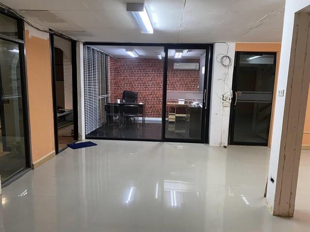 ให้เช่าบ้านเดี่ยว โฮมออฟฟิศ 2 ชั้น 85 ตรว. หมู่บ้าน ทิวสน3 ลาดพร้าว 87 ใกล้เลียบด่วน ใกล้ CDC