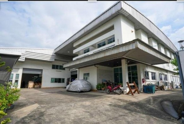 ให้เช่าโรงงาน 1,600ตร.ม.ย่านนนทบุรีติวานนท์ใกล้MRT700 มตร มีใบรง.4ทำอุตสาหกรรมได้ อาคารออฟฟิศ2ชั้น