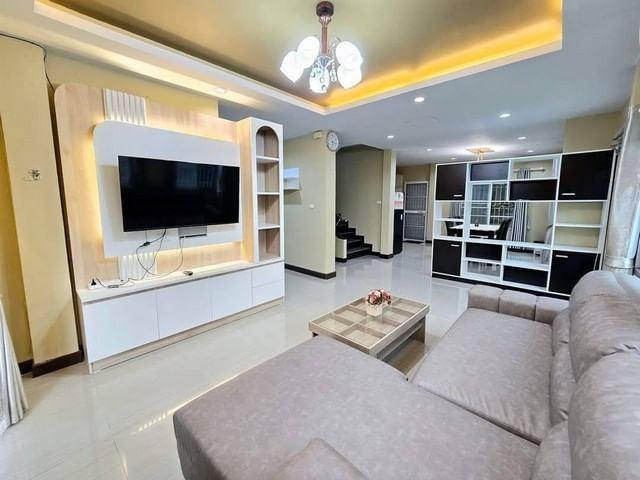 ให้เช่า บ้านเดี่ยว 2 ชั้น หมู่บ้านสินทวี กรีนวิลล์ 2 ถนนประชาอุทิศ – ท่าข้าม สมุทรปราการ