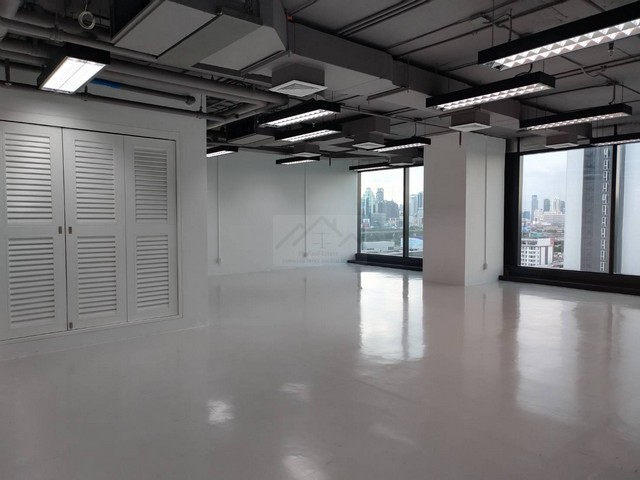 ให้เช่า SKYY9 Centre 109 ตรม. พร้อมตกแต่ง อาคารสำนักงานใหม่เกรด A ย่านรัชดา – พระราม 9 เริ่มต้น 100 ตร.ม. – 1,400 ตรม. ใ