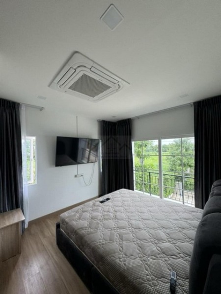 ให้เช่าบ้านหรูสไตล์อังกฤษ Prestige ฟิวเจอร์-รังสิต 4 ห้องนอน ใกล้จุดขึ้น-ลงทางด่วน และรถไฟฟ้า 2 สาย ใกล้ Future Park รัง
