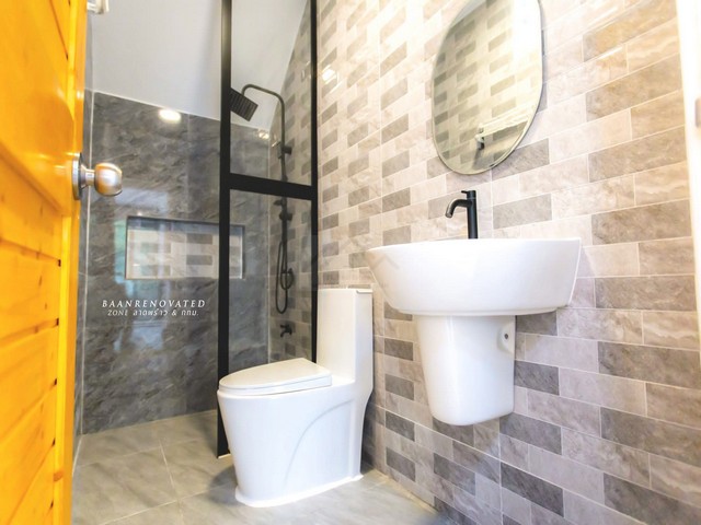 ขายทาวน์โฮม 3 ชั้น หมู่บ้าน Private Villa ซอยนวมินทร์ 135 สูงโปร่ง รีโนเวทใหม่ทั้งหลัง สวยพร้อมอยู่