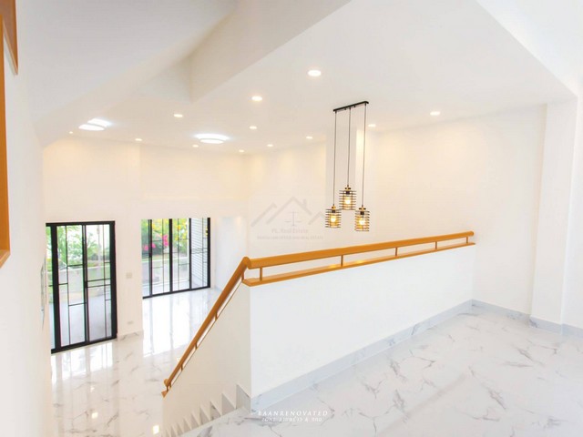 ขายทาวน์โฮม 3 ชั้น หมู่บ้าน Private Villa ซอยนวมินทร์ 135 สูงโปร่ง รีโนเวทใหม่ทั้งหลัง สวยพร้อมอยู่